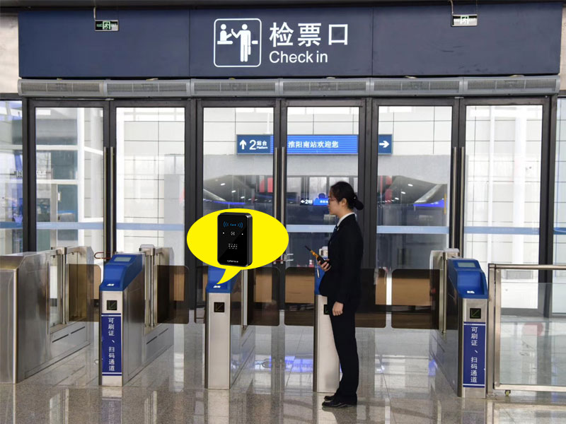 高鐵站、機場等人流量大的場所